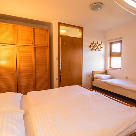 Extraordinary Apartment In Banovci Вержей Экстерьер фото