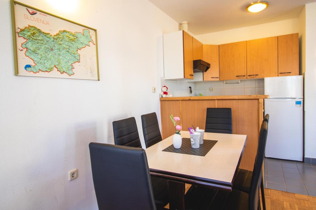 Extraordinary Apartment In Banovci Вержей Экстерьер фото
